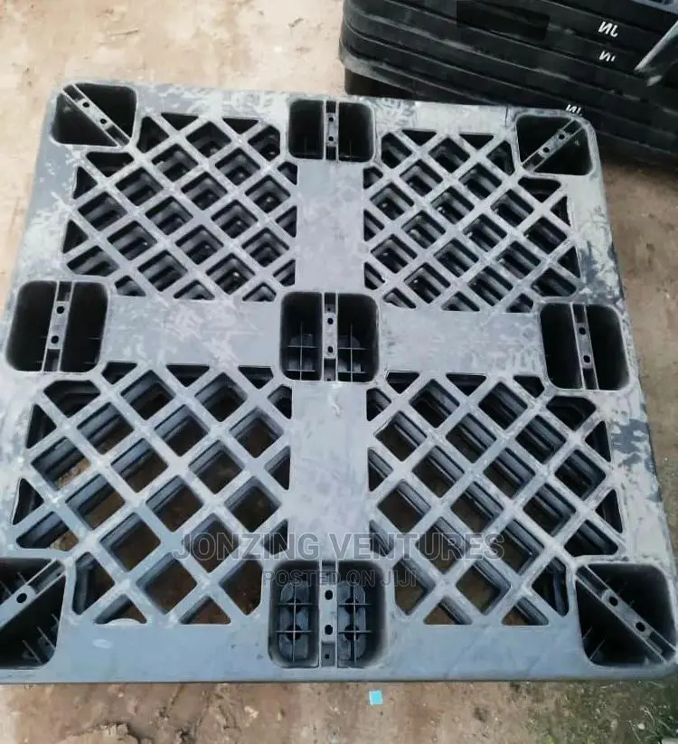 Strong Black Pallets
