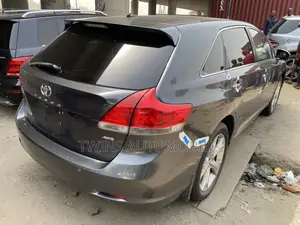 Toyota Venza V6 AWD 2010 Gray