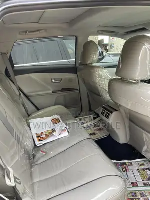 Toyota Venza V6 AWD 2010 Gray