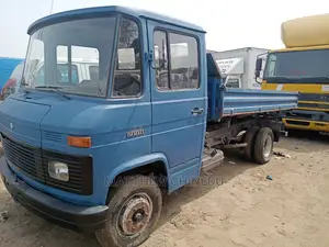 Mercedes-Benz 508 Tipper