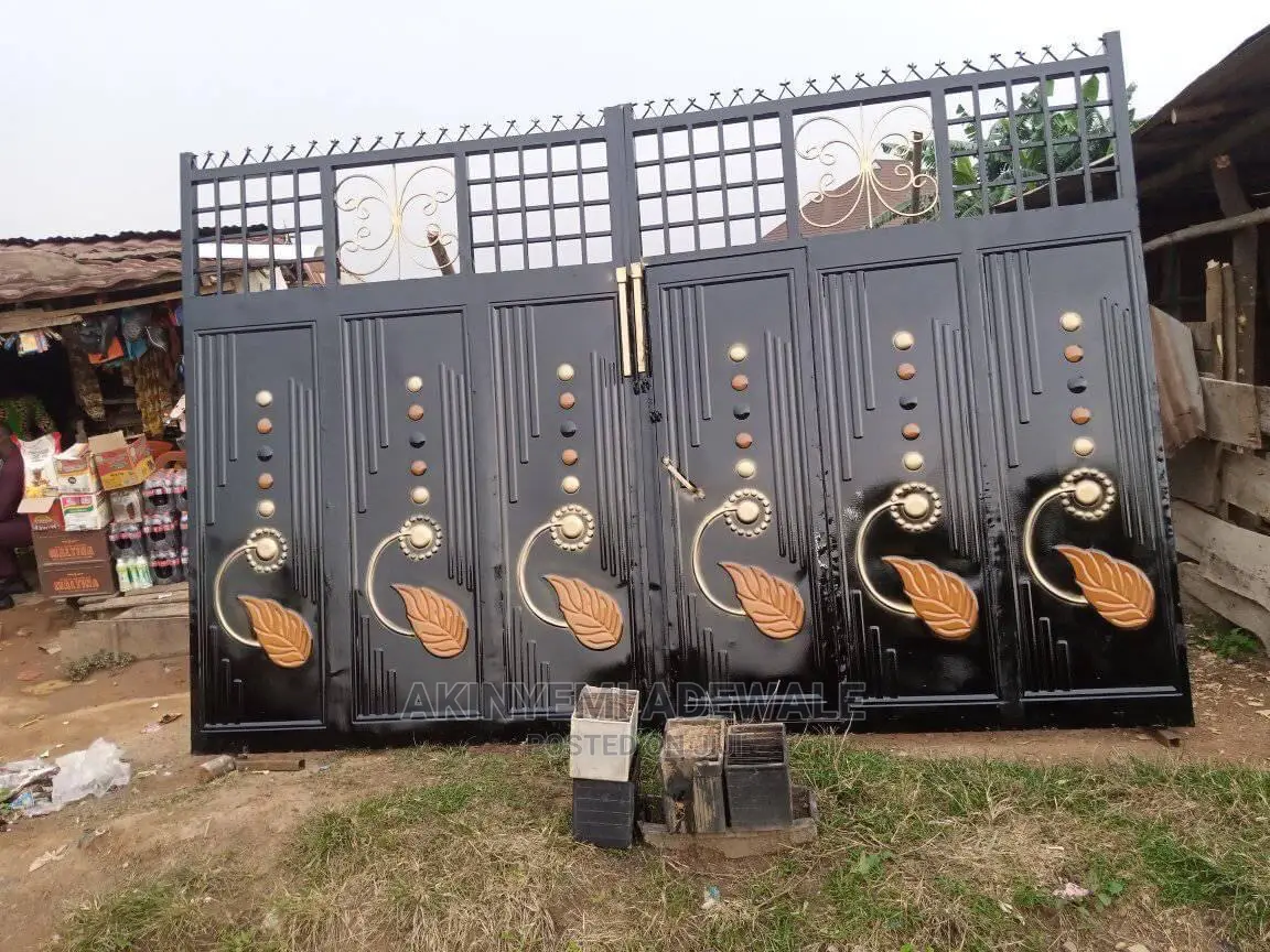 Iron Gate With Thick Material