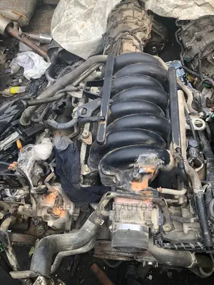 Nissan Titan V8