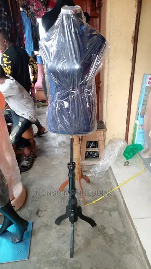 Female Pinnable Size 10 Body Dressform With Wooden Base