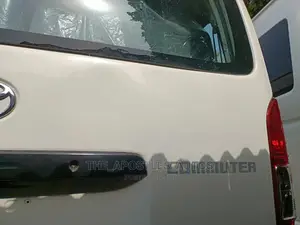 Toyota HiAce 2014 White