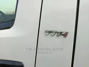 Toyota HiAce 2014 White