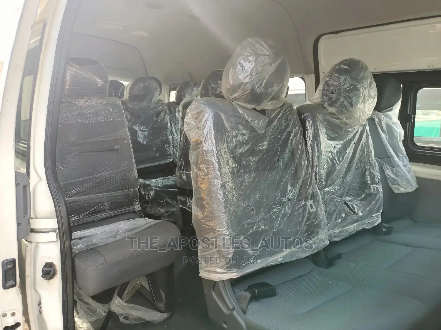 Toyota HiAce 2014 White