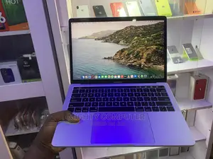 New Laptop Apple MacBook Pro 2017 8GB Intel Core I5 256GB