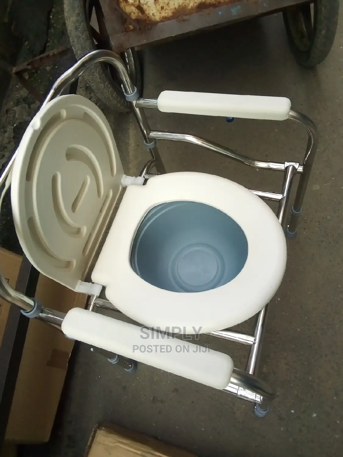 Commode Chair