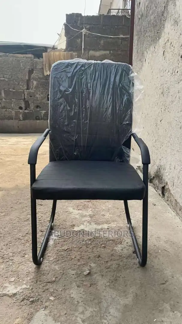 Black Quality Chair With Arm