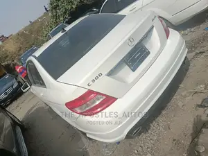 Mercedes-Benz C300 2010 White