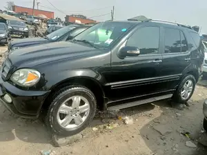 Photo - Mercedes-Benz M Class ML 350 2005 Black