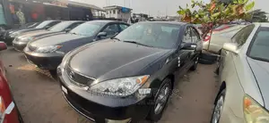 Toyota Camry SE V6 4dr Sedan (3.3L 6cyl 5A) 2005 Black