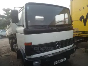 Mercedes-Benz 813 Tipper 2004 White