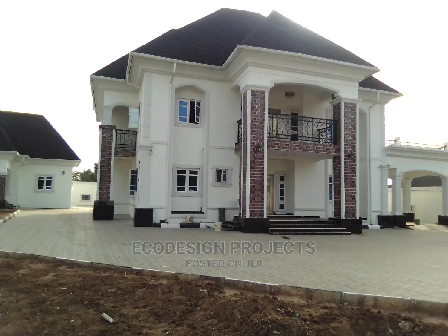 RESIDENTIAL PROJECT: Design and Construction.
