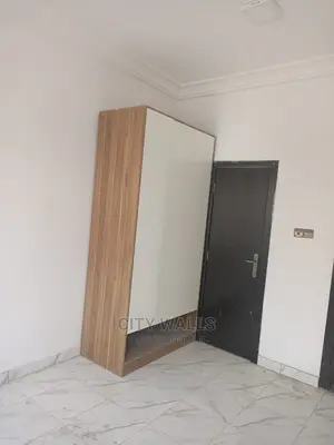 2bdrm Block of Flats in Bera Estate, Chevron for rent