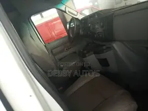 Ford E350 2009