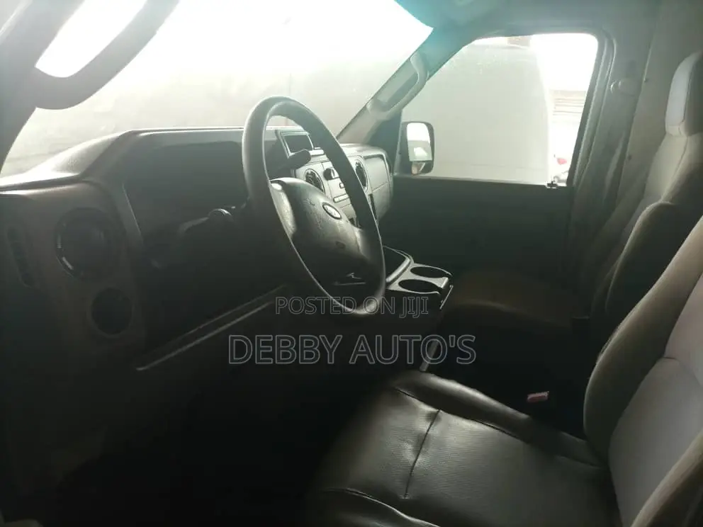 Ford E350 2009