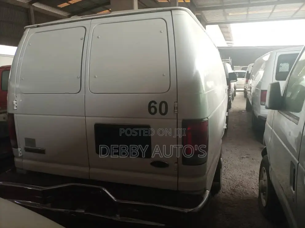 Ford E350 2009