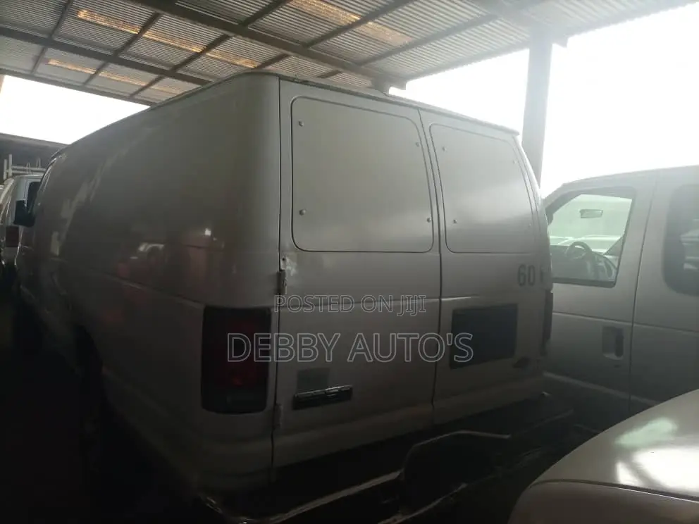 Ford E350 2009