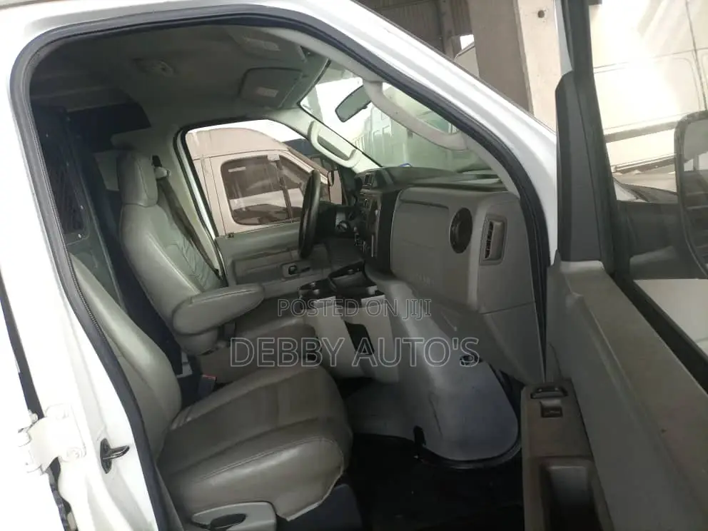 Ford E350 2010