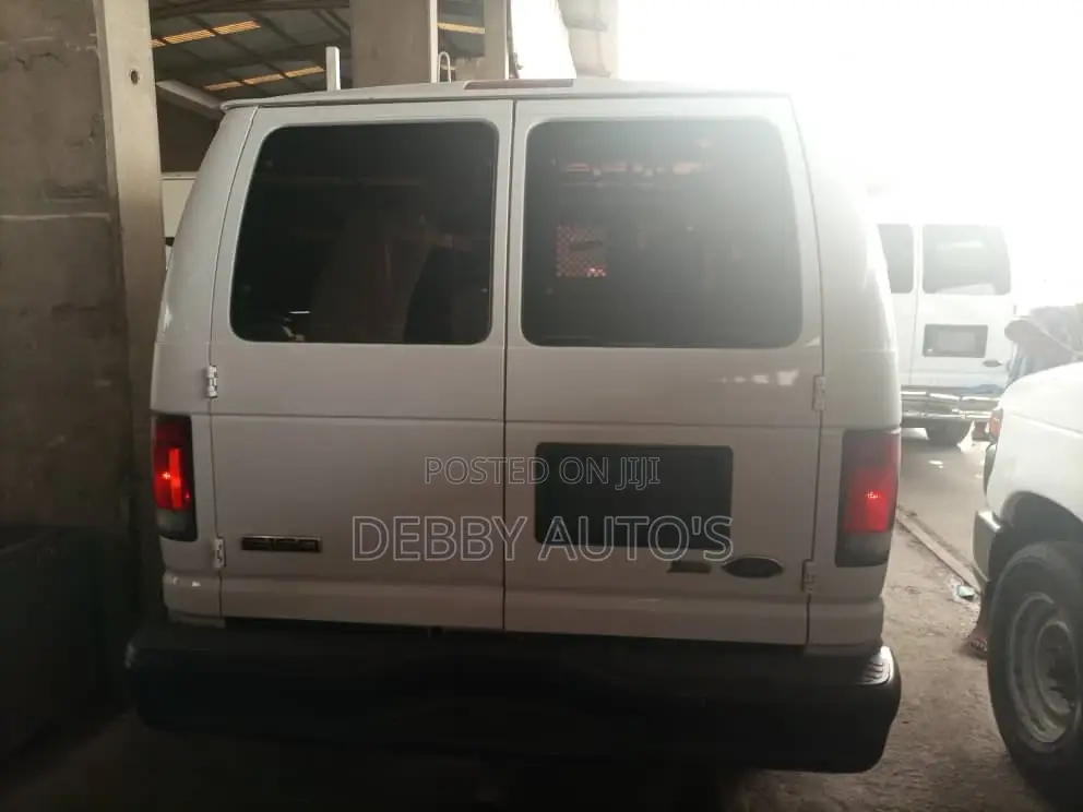 Ford E350 2010