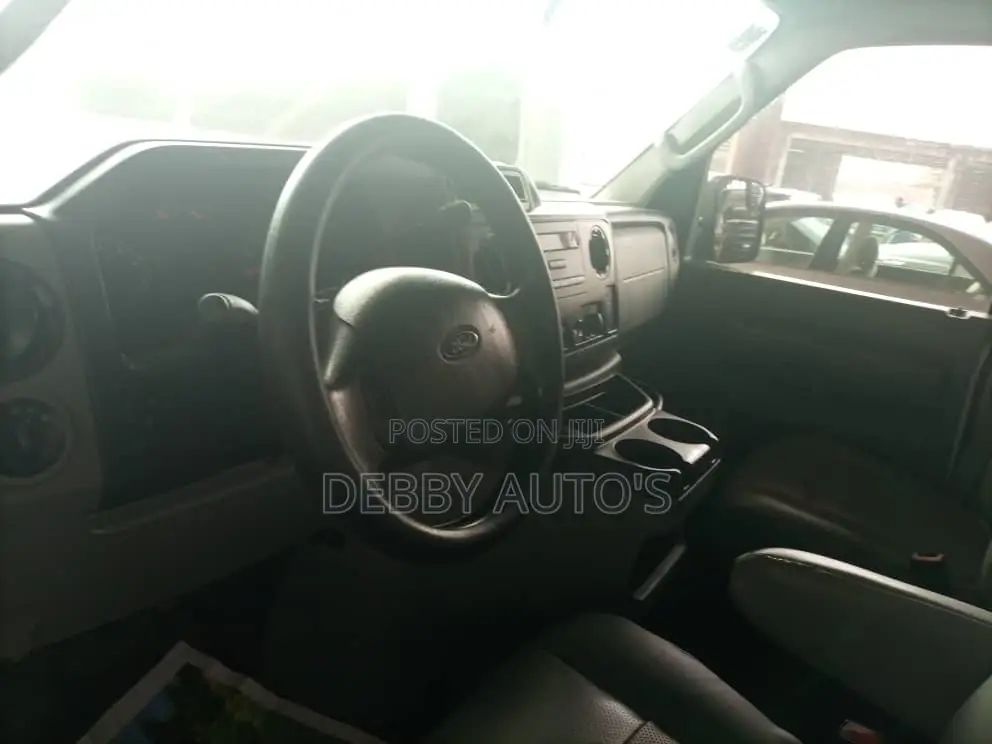 Ford E350 2010