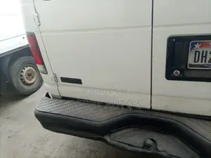 Ford E250 2004