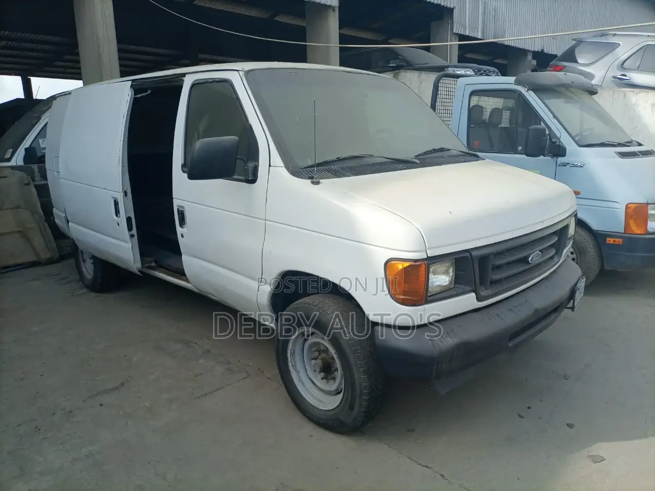 Ford E250 2004