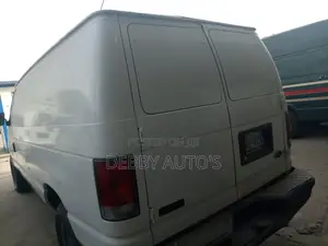 Ford E250 2004