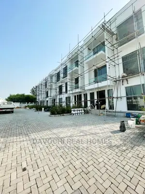 4bdrm House in Chevron for Sale