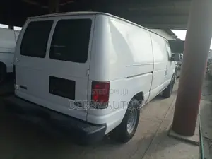 Ford E350 2008