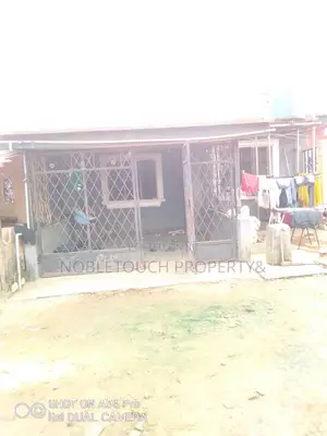 4bdrm Bungalow in Off Orphtal Bus Stop for sale