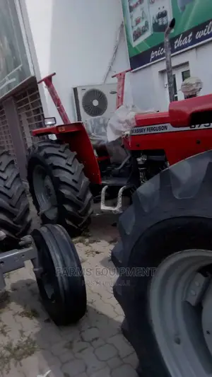 Farm Tractor (MF)