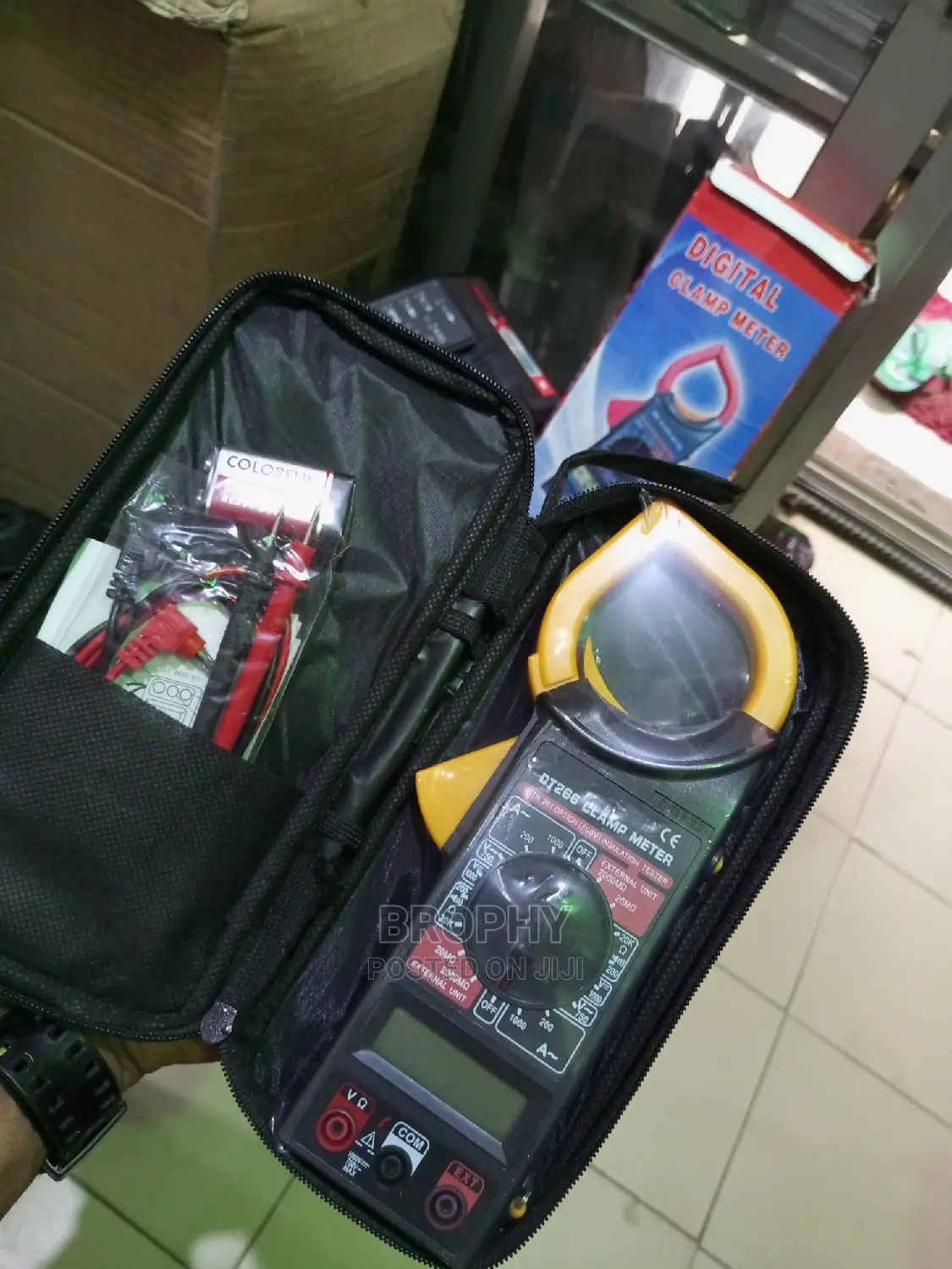 Digital Clamp Meter