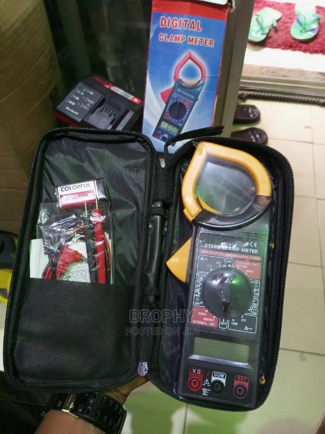 Digital Clamp Meter