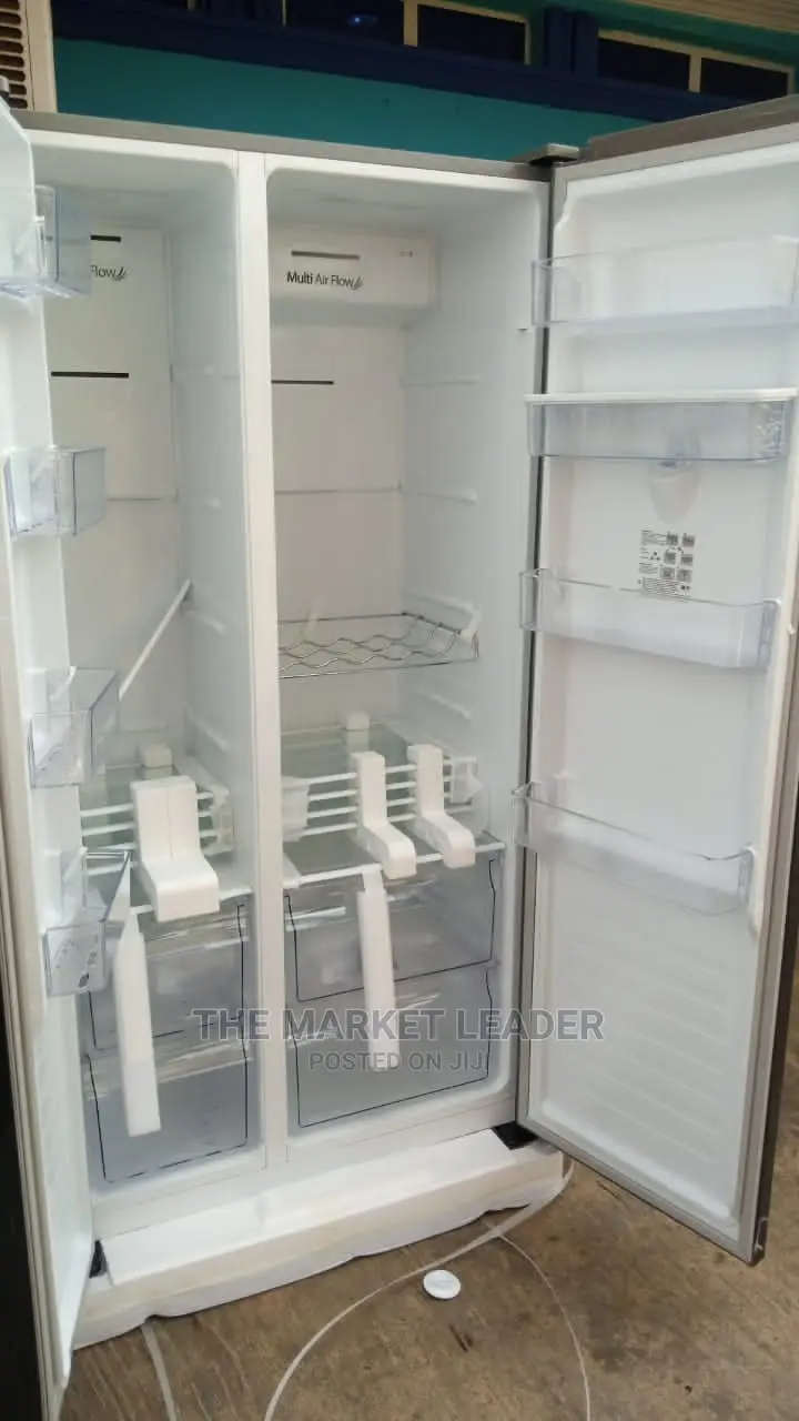 Hisense Refrigerator Side by Side 67wsbg