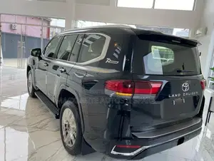 New Toyota Land Cruiser 2022 Black