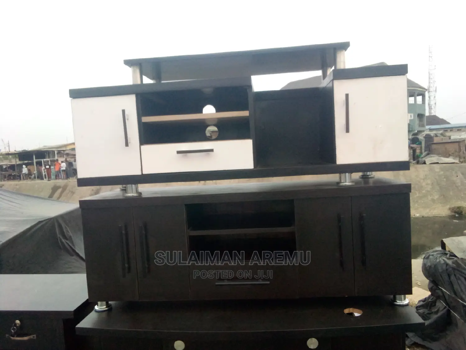 Plastma Television Stand