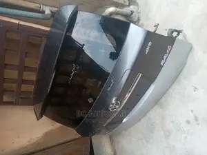 Boot Rav4 2011