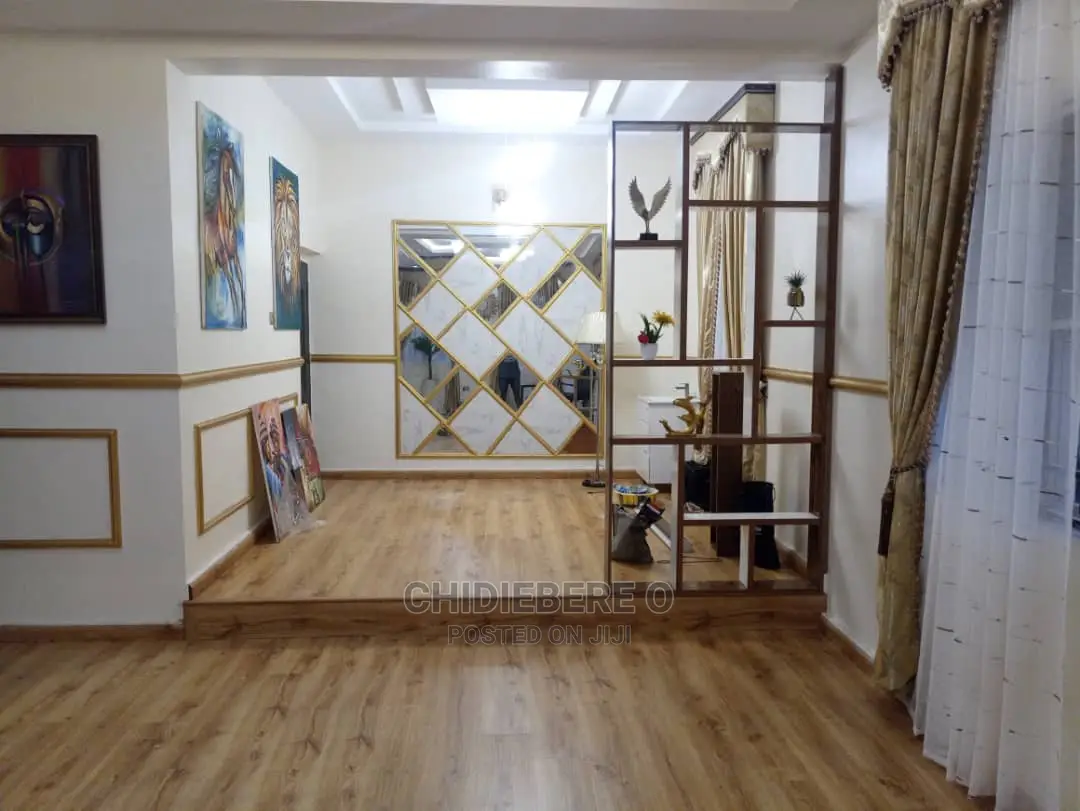Laminate Wooden Flooring