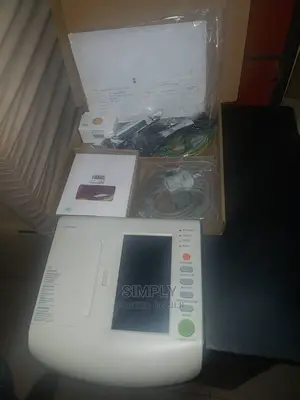 Ecg Manchine Available 6channels