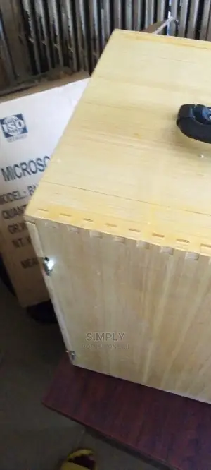 Microscope