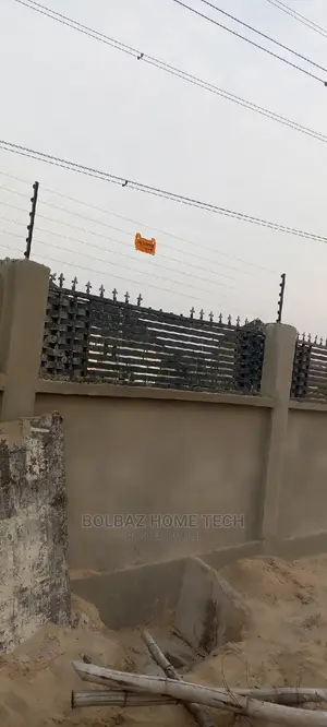 Perimeter Fence; Electric Fence-Wire Guard