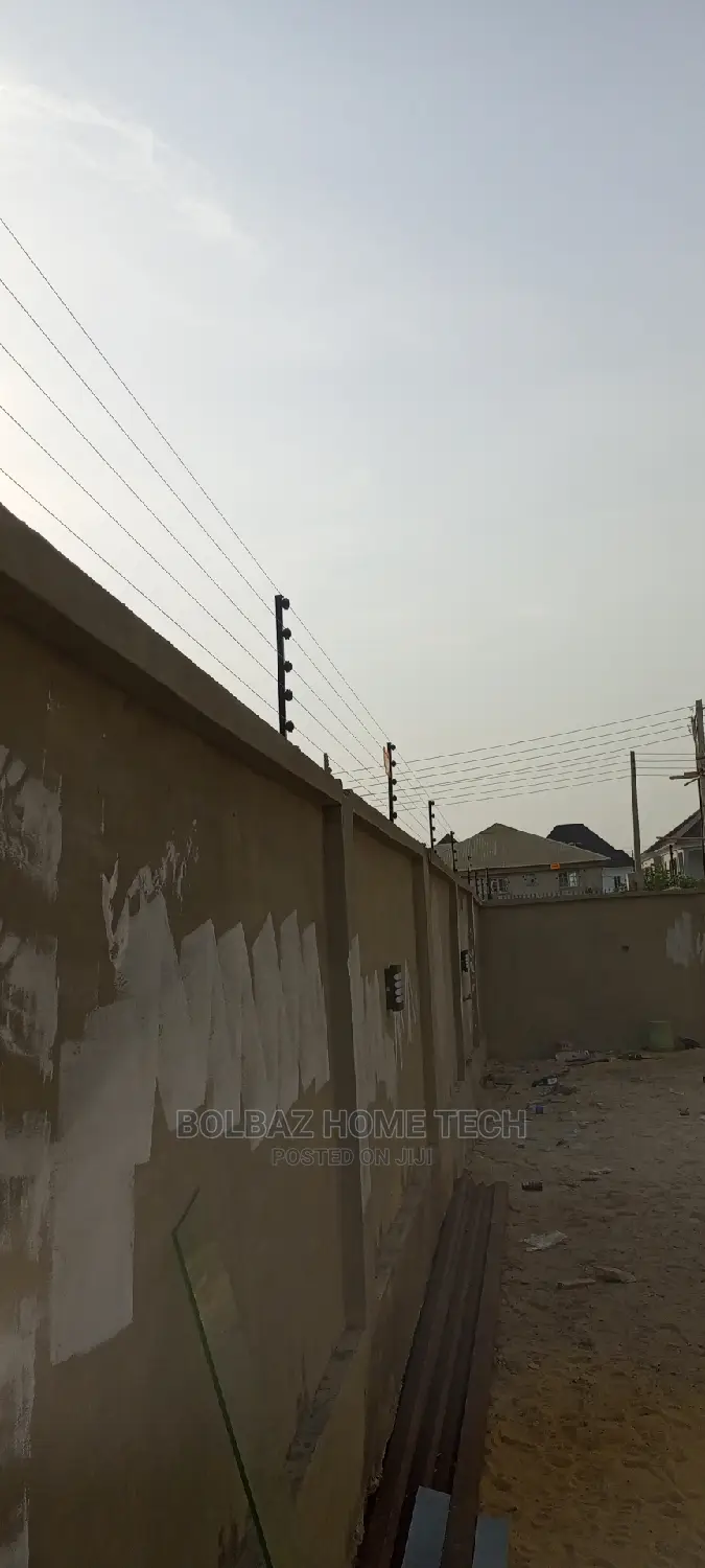 Perimeter Fence; Electric Fence-Wire Guard