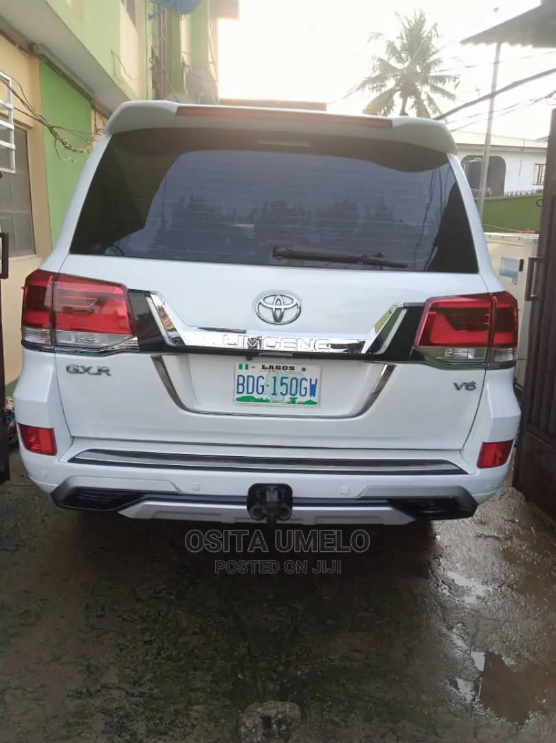 Lancruiser for Hire
