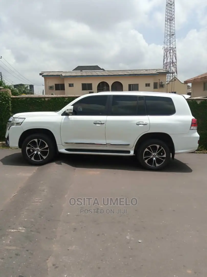 Lancruiser for Hire