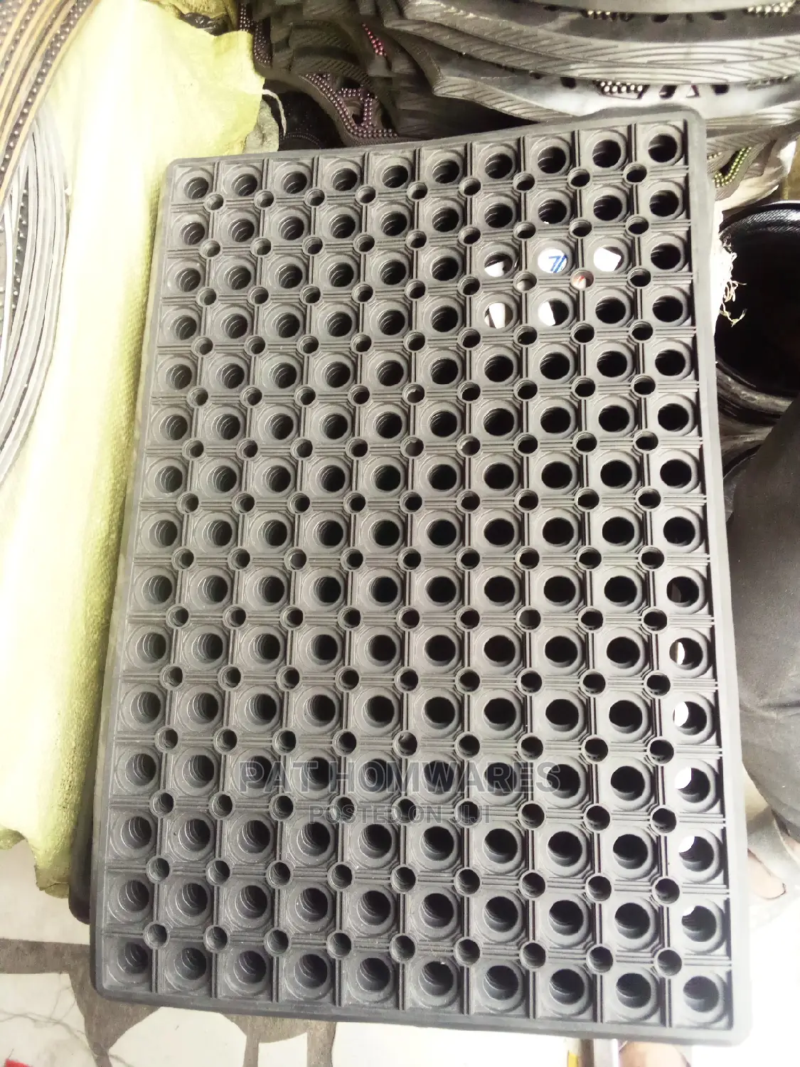 Small Hollow Mat