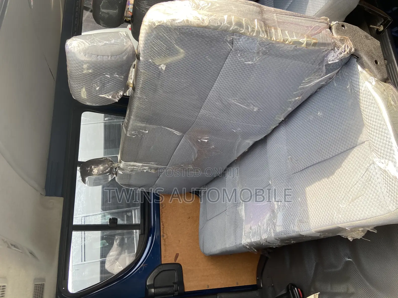 Toyota HiAce 2012 Blue