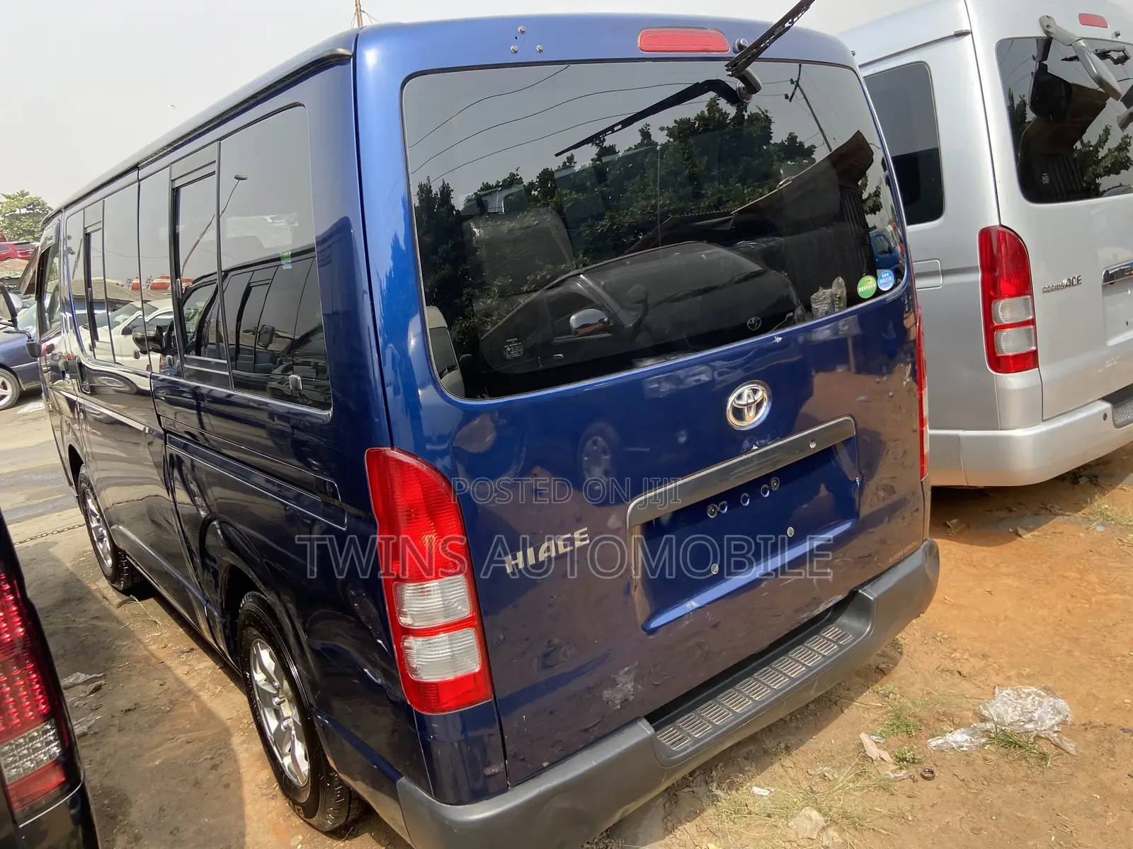 Toyota HiAce 2012 Blue