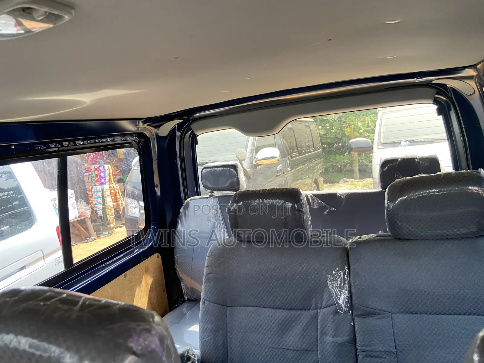 Toyota HiAce 2012 Blue